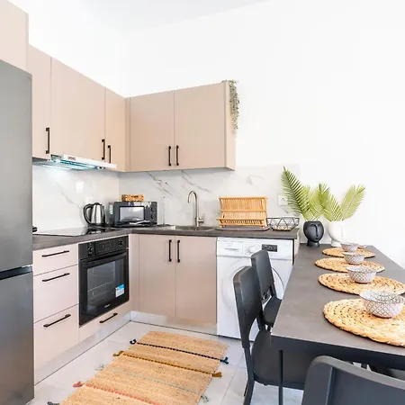 Evan Rhodes アパート Rhodes City