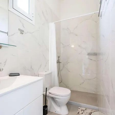 Evan Rhodes アパート