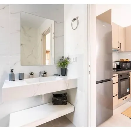 Evan Rhodes Rhodes City