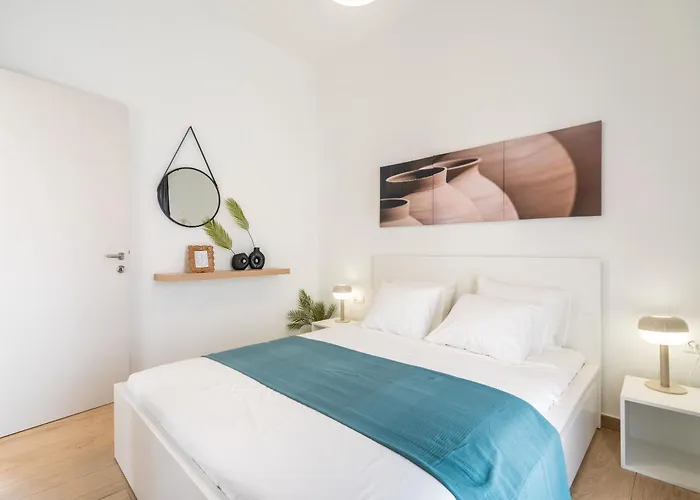 Evan Rhodes * Rhodes City