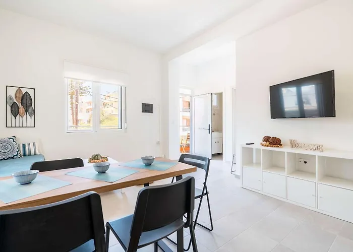 아파트 Evan Rhodes