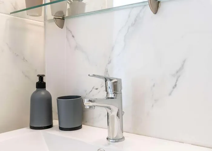 아파트 Evan Rhodes